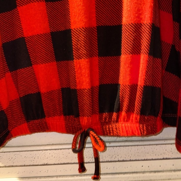 Cat & Jack red black Buffalo plaid longsleeve shirt size Small 6/6X girls​​ - Picture 2 of 5